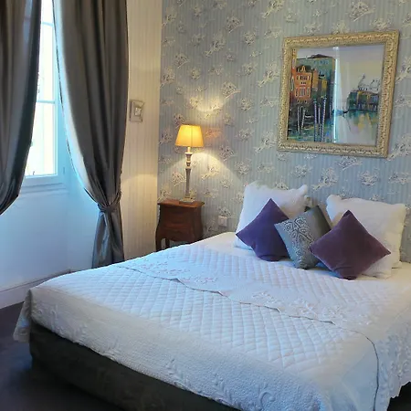 Relais Du Postillon 3*