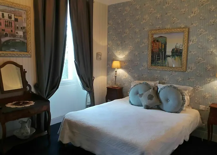 Relais Du Postillon 3*