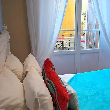 Relais Du Postillon 3*