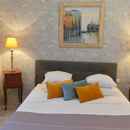 Hotel Relais Du Postillon Antibes