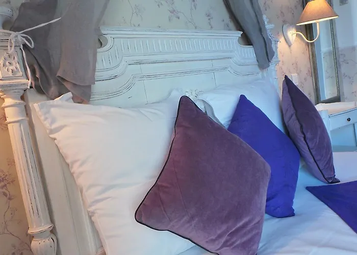 Relais Du Postillon 3*