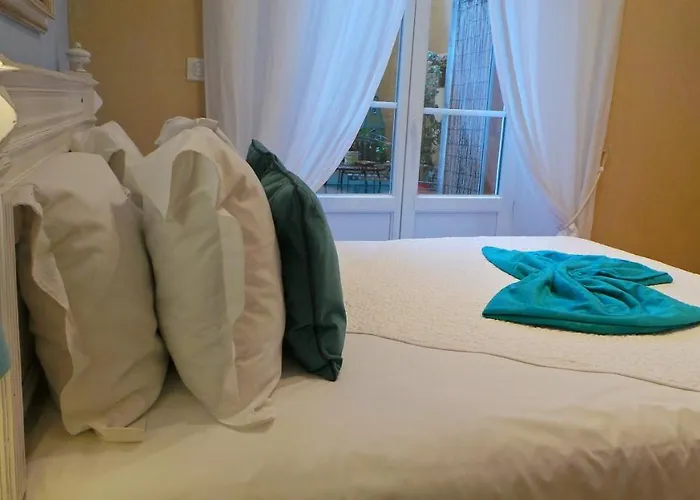 Hotel Relais Du Postillon Antibes