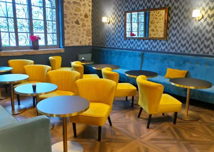 Relais Du Postillon 3*