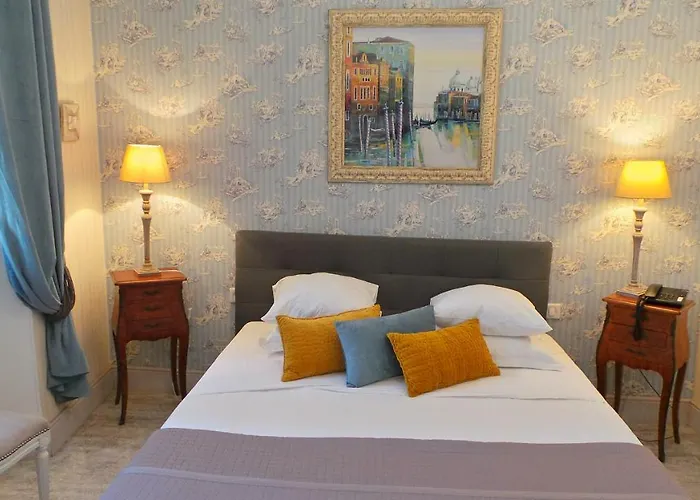 Hotel Relais Du Postillon Antibes